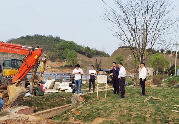 南昌市政建設(shè)集團黨委書記董事長徐旭麥園垃圾填埋場終期封場工程檢查6002.jpg